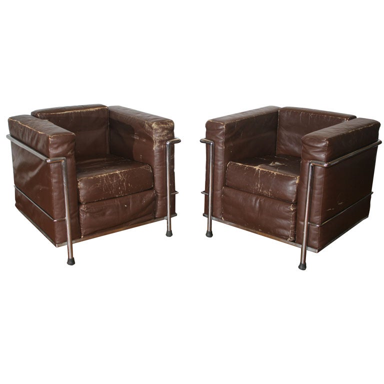 Le Corbusier Lc2 Pair Of Chairs In Distressed Leather At 1stdibs
